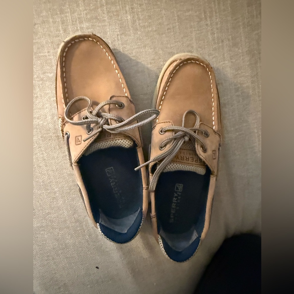 Boy’s Sperry’s size 4.5. Great used condition